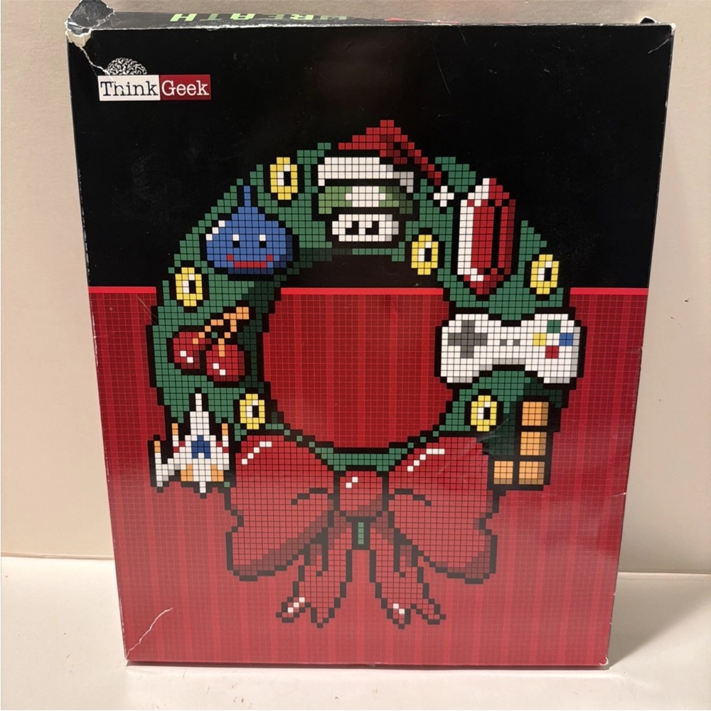 Think Geek Christmas Wreath 8bit LED Lighted 2011 Retro Video Game NEW SEALED